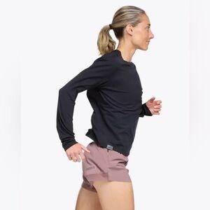 HOKA Essential LS Tee Womens Sz Sm Black